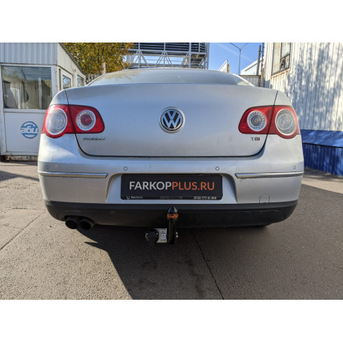 Фаркоп Лидер Плюс на VOLKSWAGEN Passat 2005–2010  Арт. V107-A (седан и универсал)